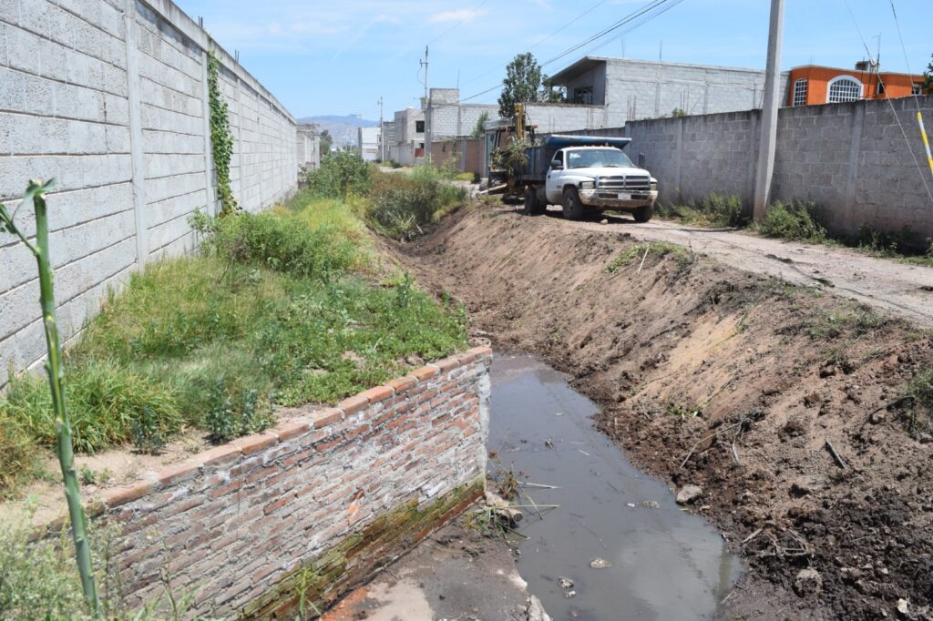 Continúan trabajos de limpieza y desazolve de drenes pluviales en ...