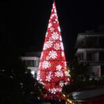 Con música, alegría y un gran ambiente familiar fue encendido el árbol de navidad en el corazón de Tulancingo